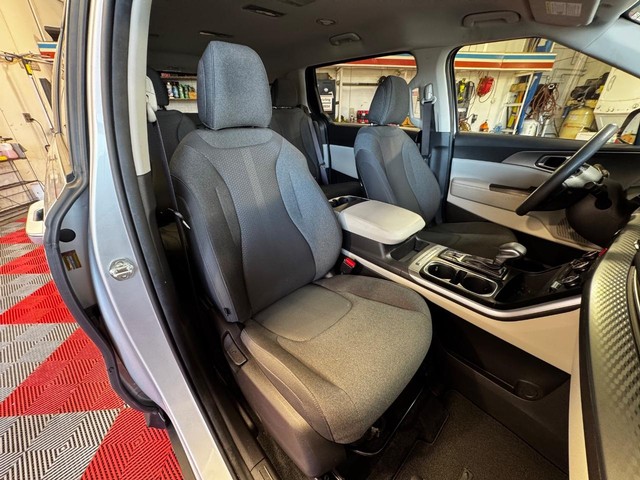 2023 Kia Carnival LX - Photo 8