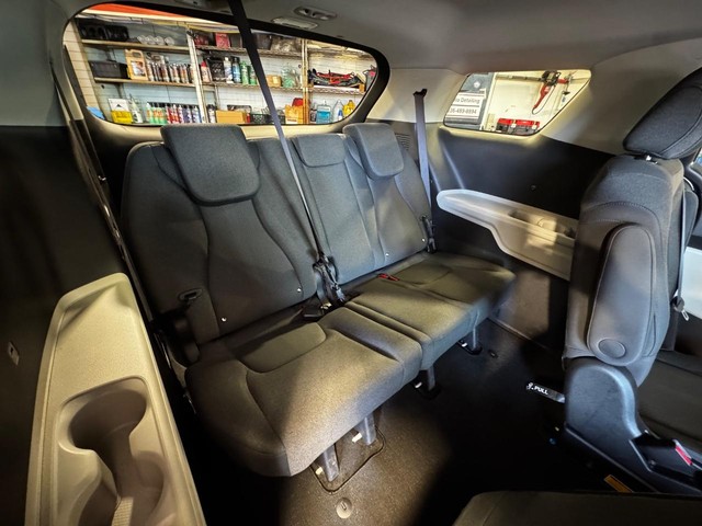 2023 Kia Carnival LX - Photo 10