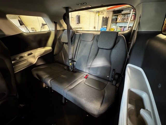 2023 Kia Carnival LX - Photo 12