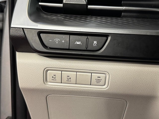 2023 Kia Carnival LX - Photo 19