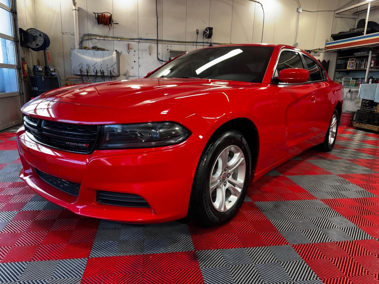 Dodge Charger Vehicle Full-screen Gallery Image 03