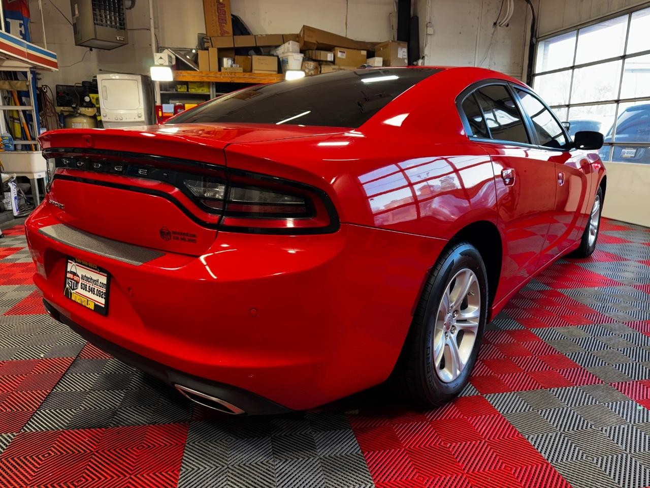 Dodge Charger Vehicle Full-screen Gallery Image 07
