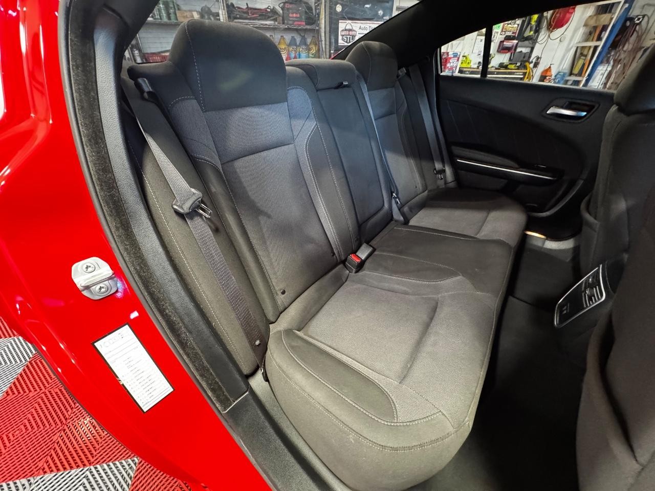 Dodge Charger Vehicle Full-screen Gallery Image 10