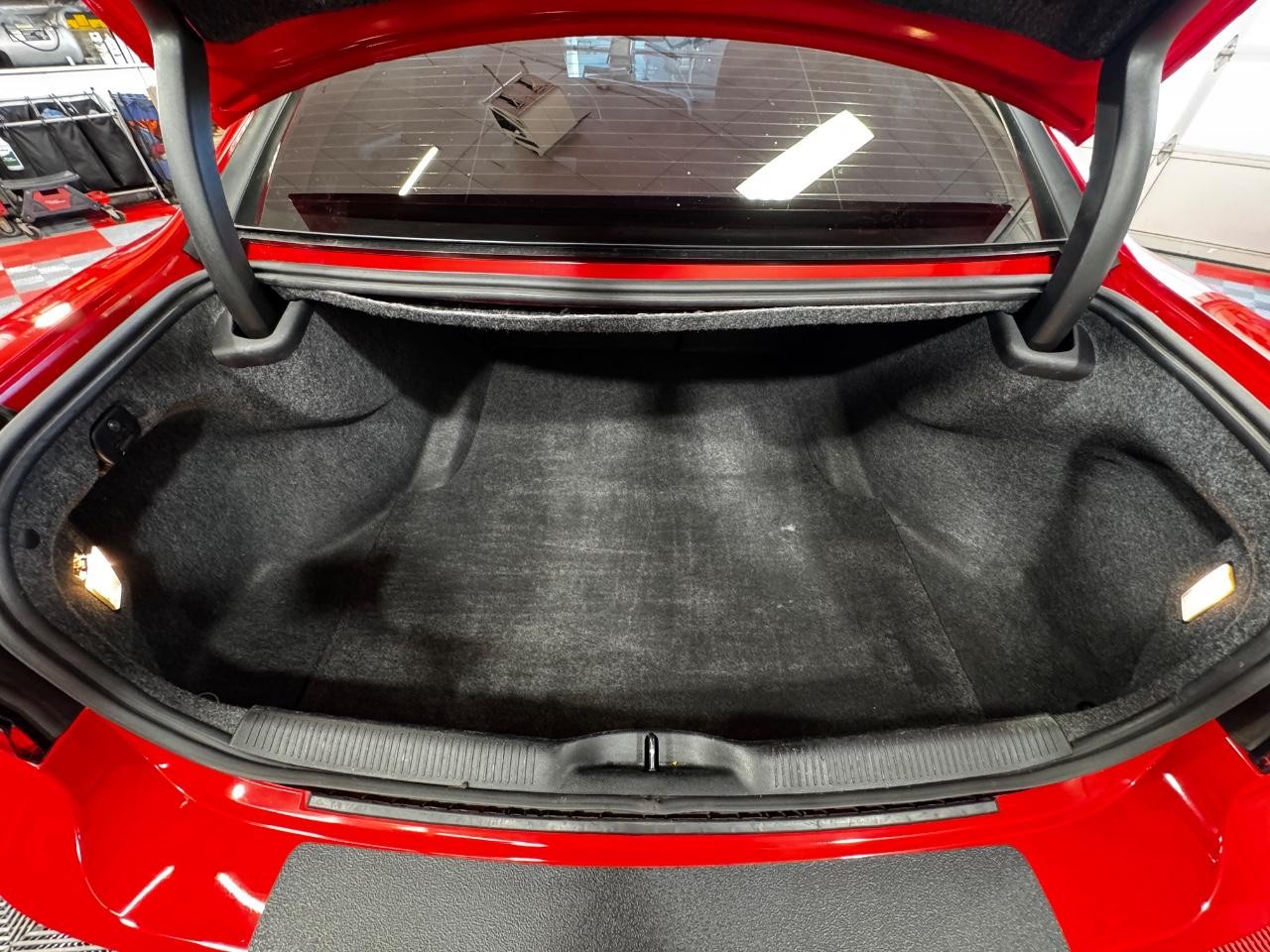 Dodge Charger Vehicle Full-screen Gallery Image 11