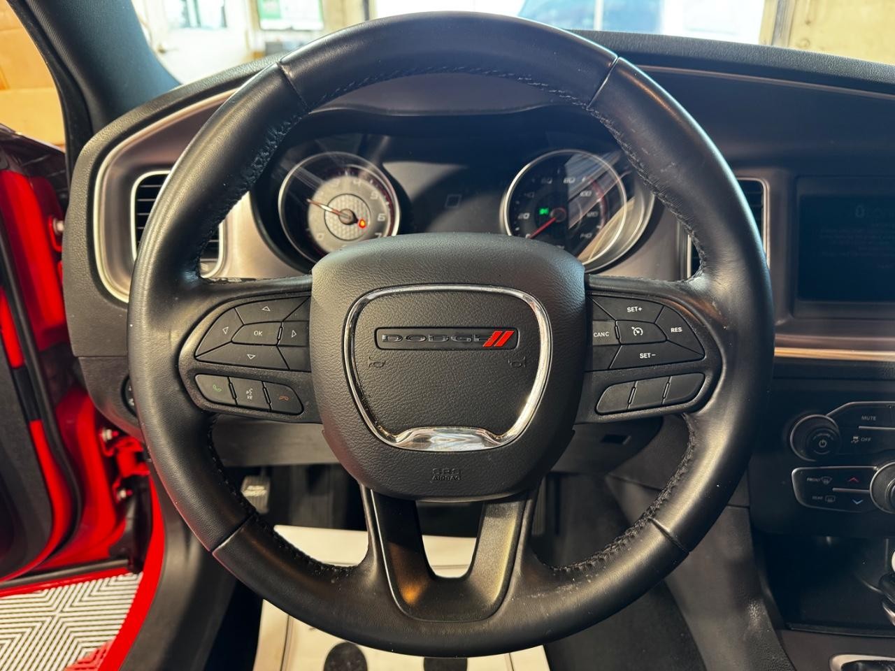 Dodge Charger Vehicle Full-screen Gallery Image 17