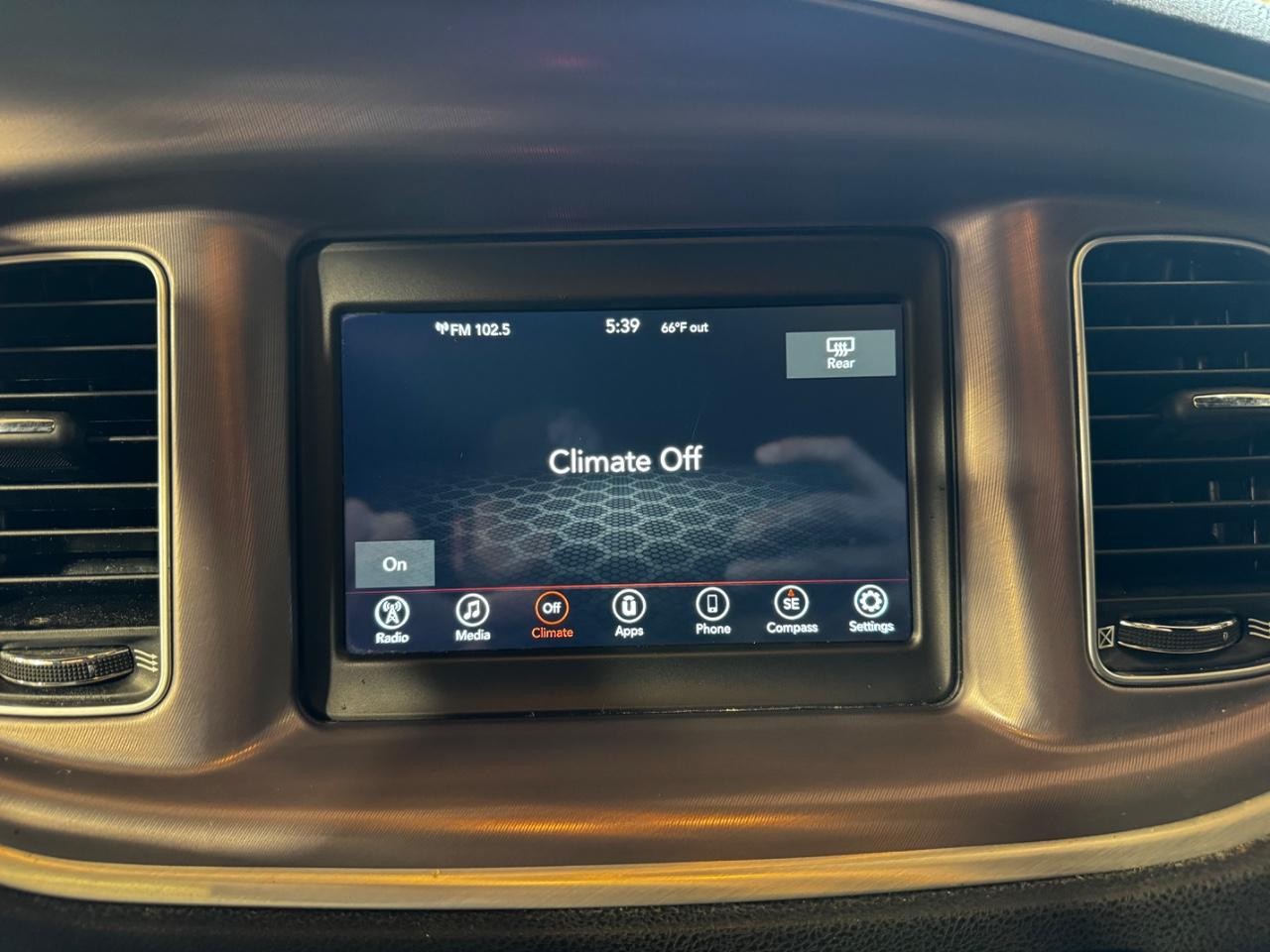 Dodge Charger Vehicle Full-screen Gallery Image 19