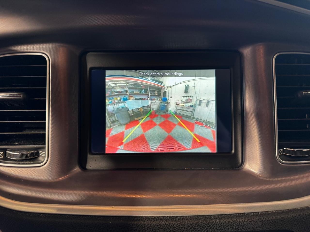 Dodge Charger Vehicle Full-screen Gallery Image 22