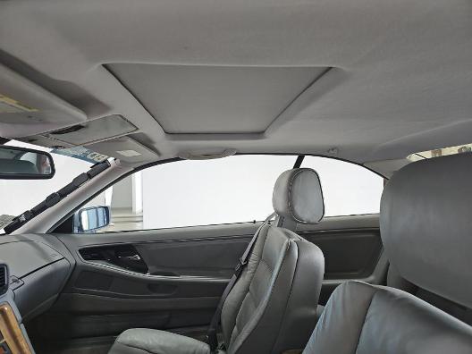 BMW 8 Series Vehicle Full-screen Gallery Image 13