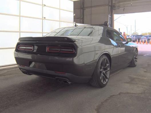 Dodge Challenger Vehicle Full-screen Gallery Image 04