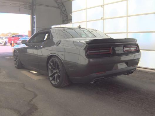 Dodge Challenger Vehicle Full-screen Gallery Image 06