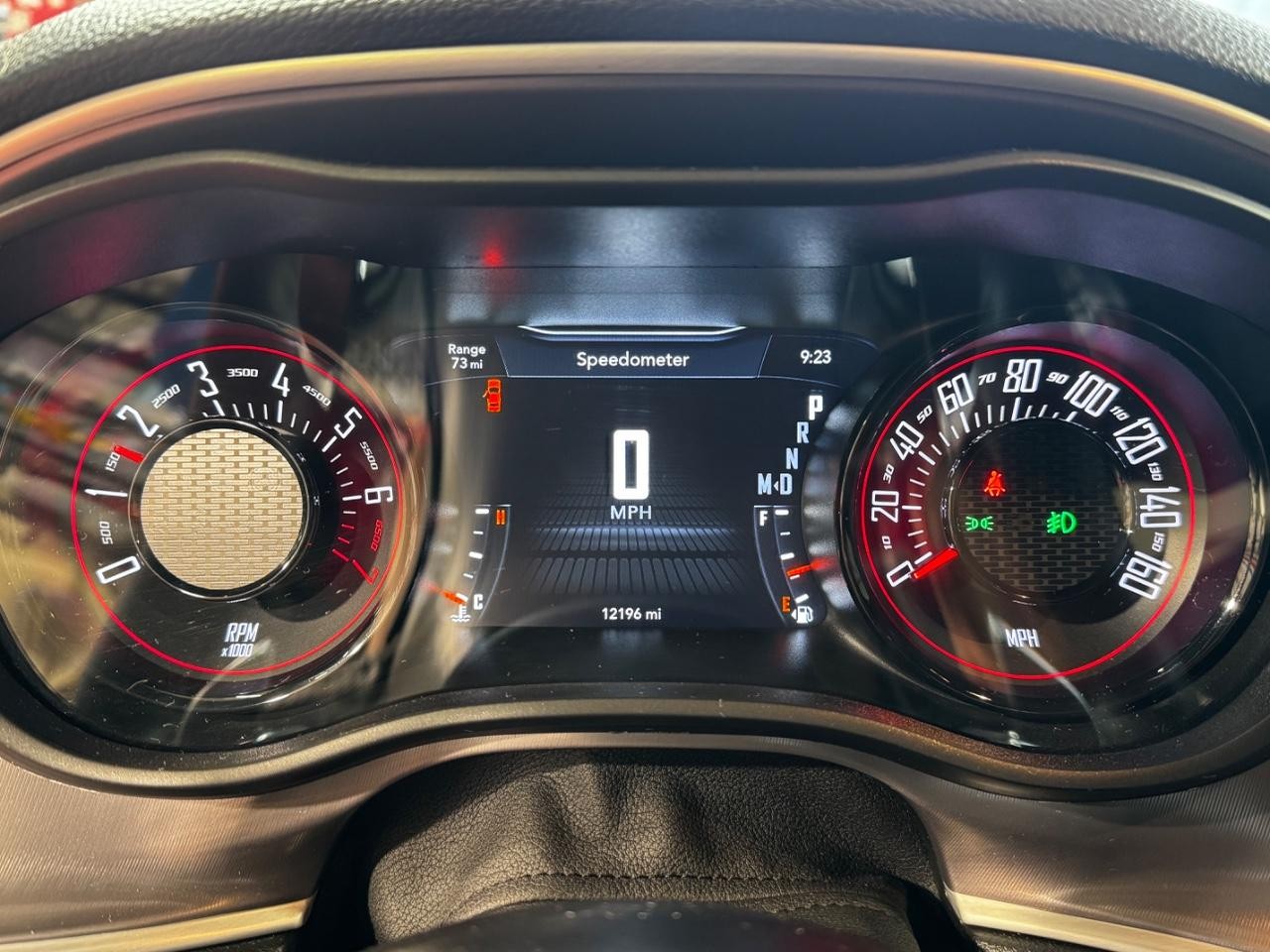Dodge Challenger Vehicle Full-screen Gallery Image 17