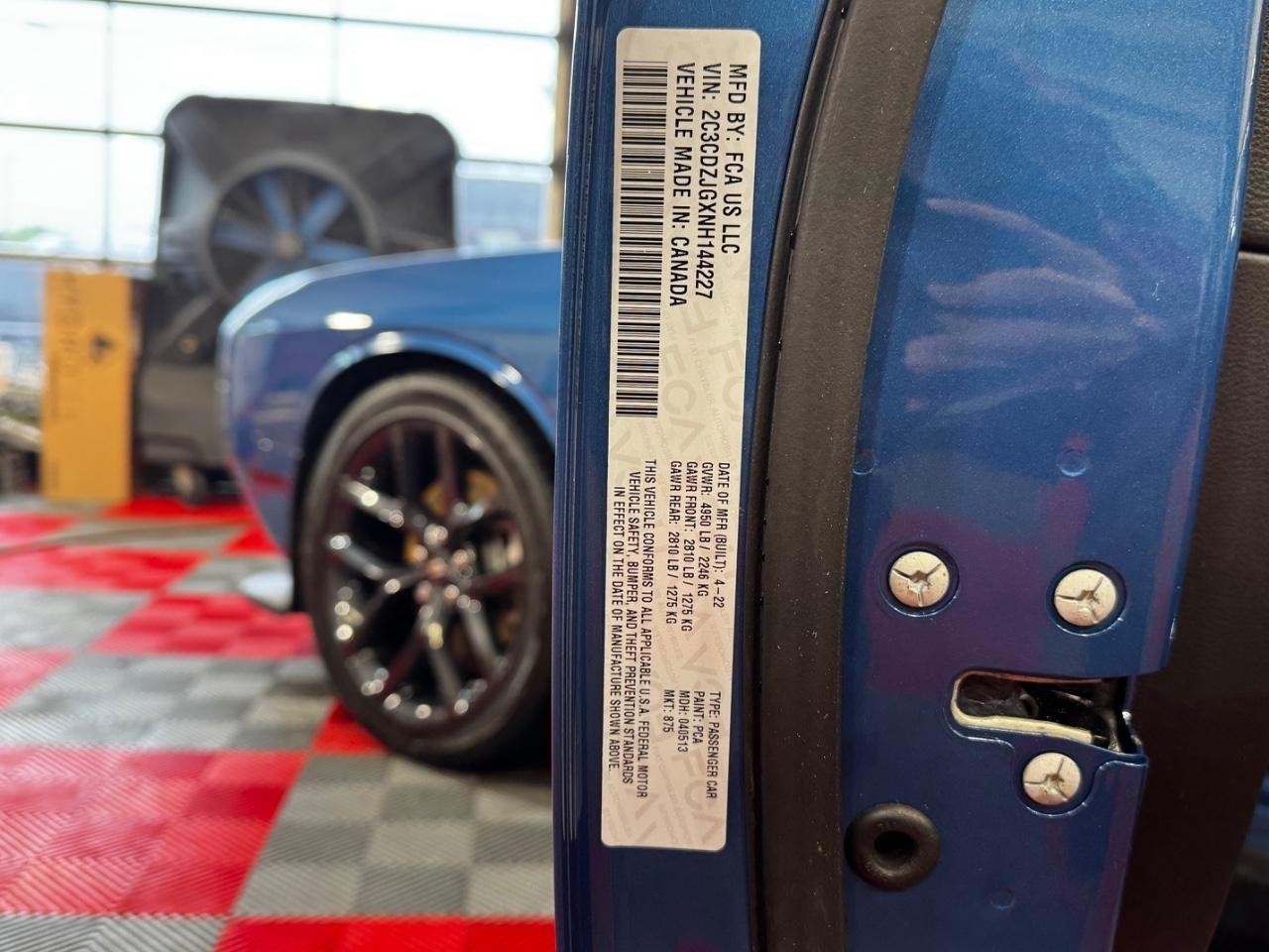 Dodge Challenger Vehicle Full-screen Gallery Image 23