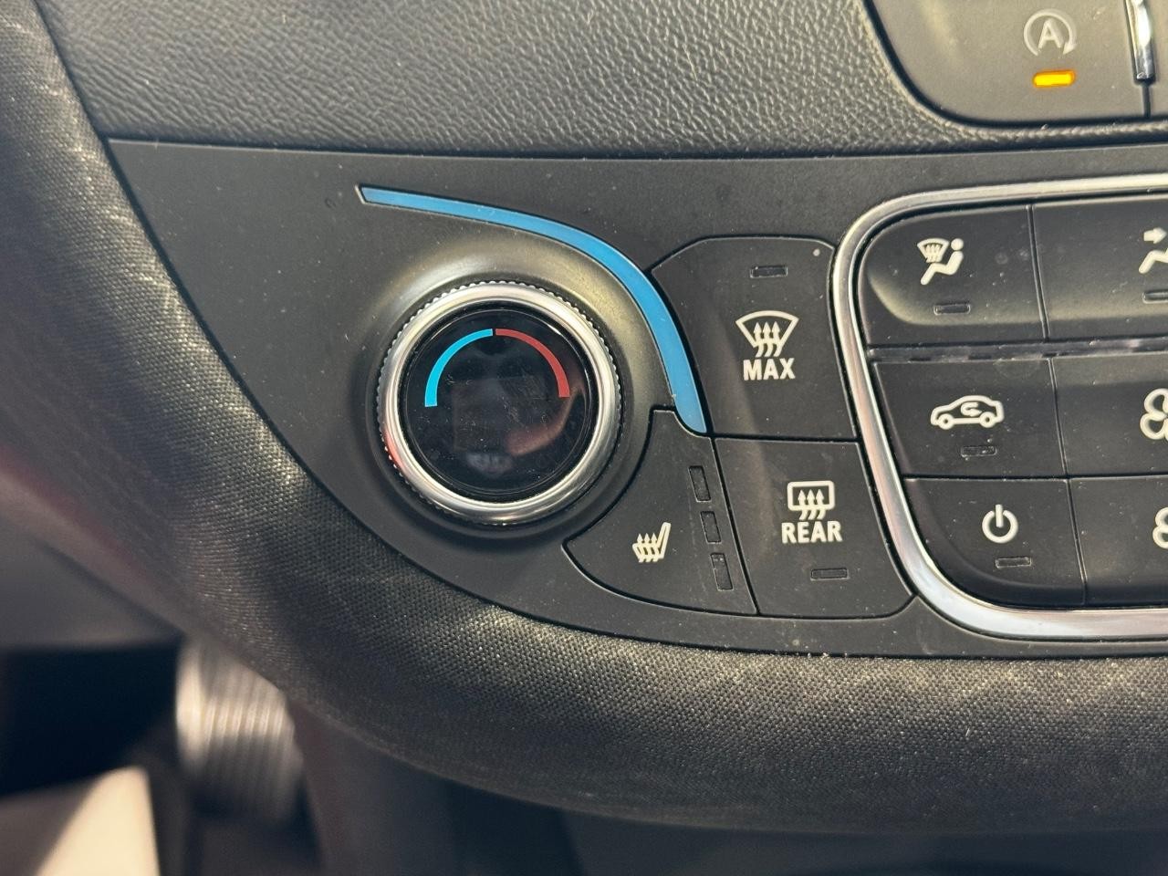 Chevrolet Malibu Vehicle Full-screen Gallery Image 20