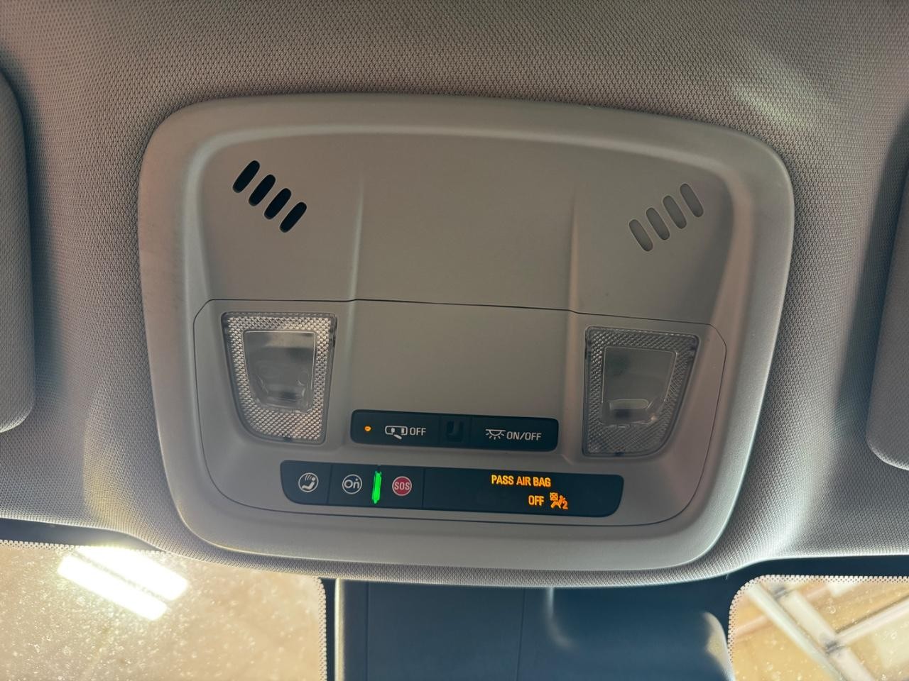 Chevrolet Malibu Vehicle Full-screen Gallery Image 22