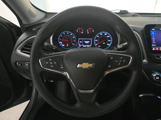Chevrolet Malibu Vehicle Full-screen Gallery Image 11