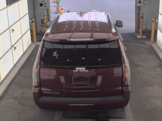 Cadillac Escalade Vehicle Full-screen Gallery Image 05