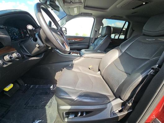 Cadillac Escalade Vehicle Full-screen Gallery Image 07