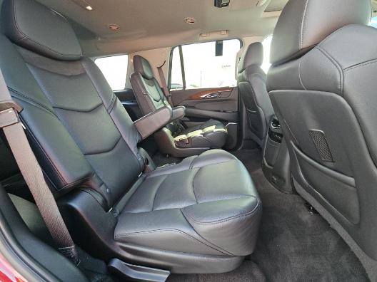 Cadillac Escalade Vehicle Full-screen Gallery Image 09