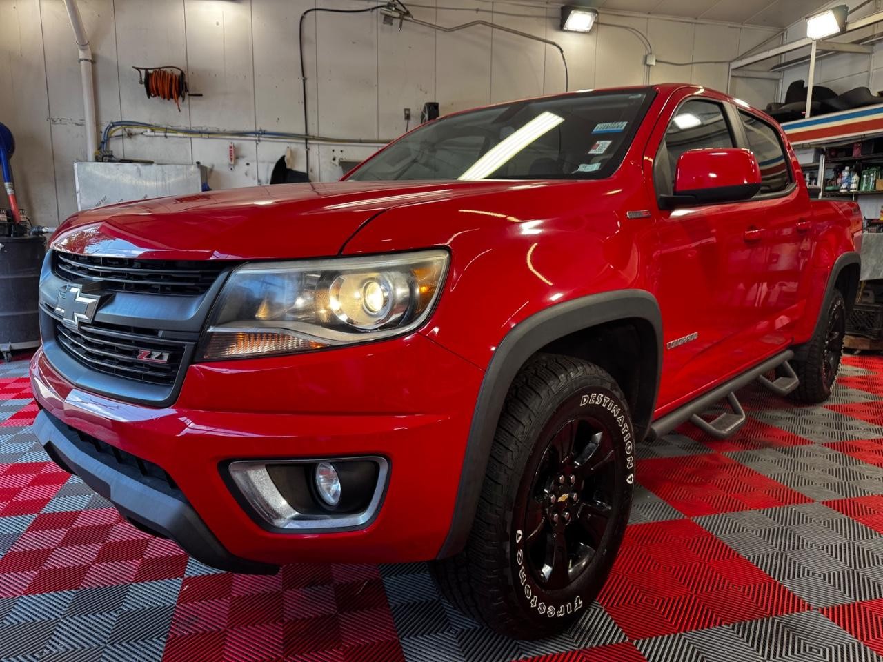 Chevrolet Colorado Vehicle Full-screen Gallery Image 03
