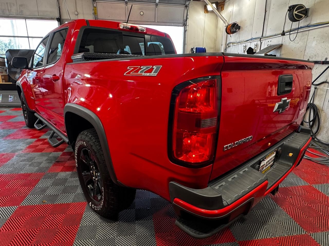 Chevrolet Colorado Vehicle Full-screen Gallery Image 06