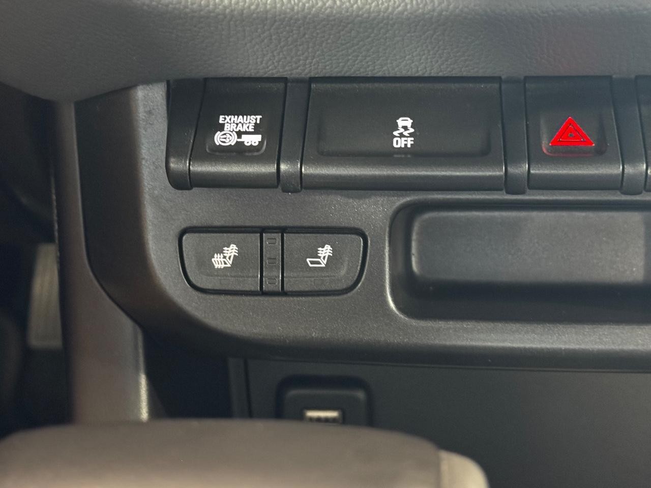 Chevrolet Colorado Vehicle Full-screen Gallery Image 24