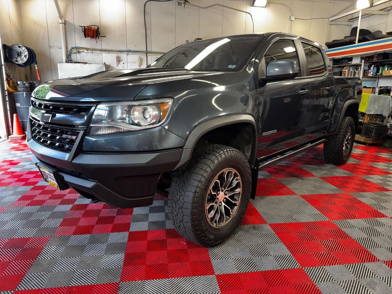 Chevrolet Colorado Vehicle Full-screen Gallery Image 03