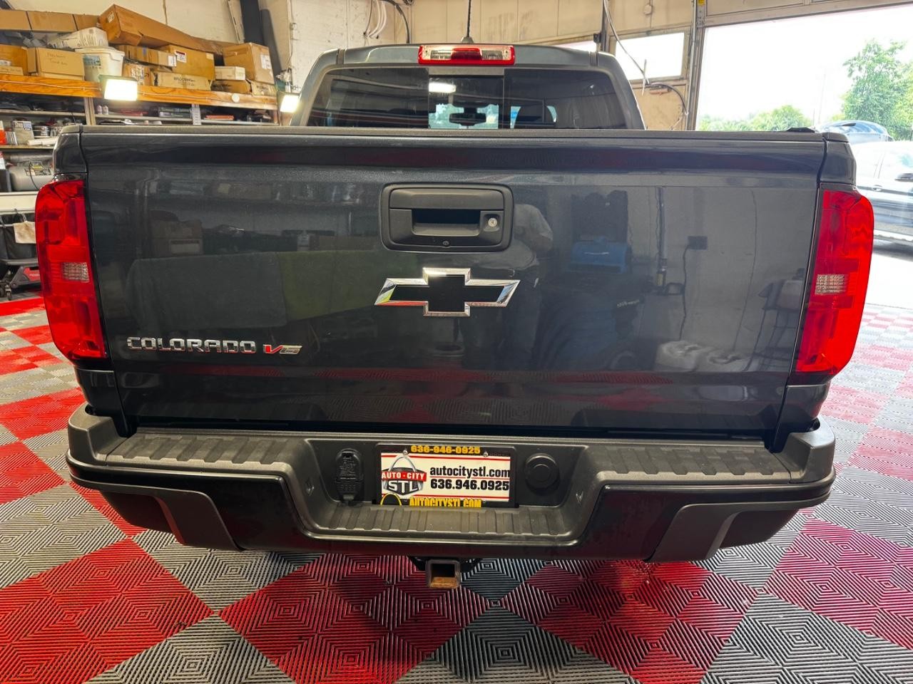 Chevrolet Colorado Vehicle Full-screen Gallery Image 06