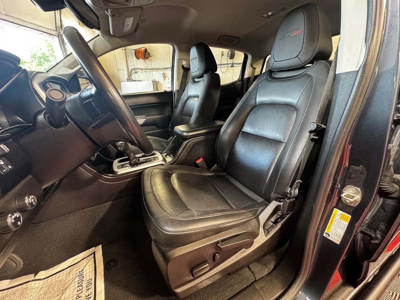 Chevrolet Colorado Vehicle Full-screen Gallery Image 16