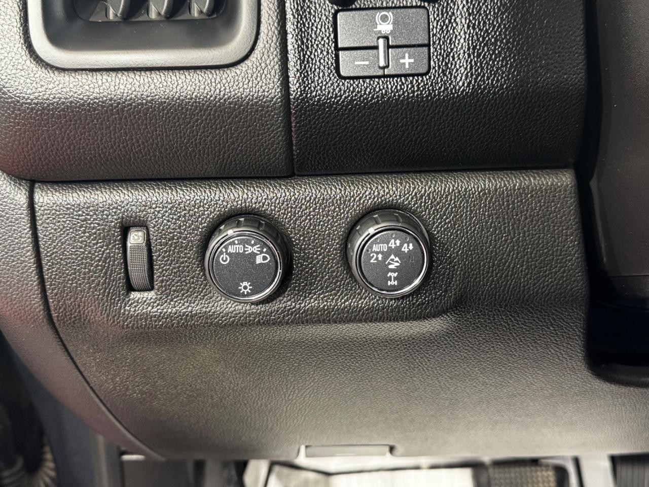 Chevrolet Colorado Vehicle Full-screen Gallery Image 17