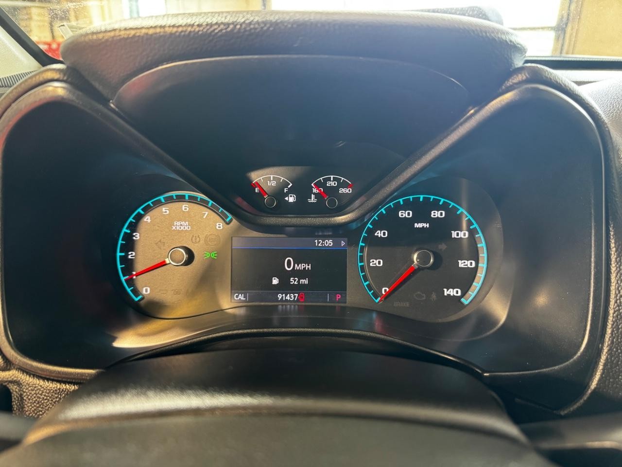 Chevrolet Colorado Vehicle Full-screen Gallery Image 19