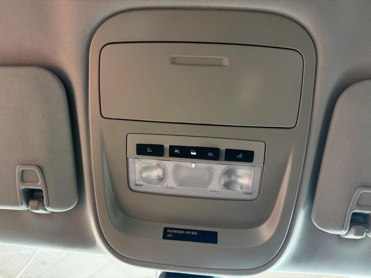 Chevrolet Colorado Vehicle Full-screen Gallery Image 24