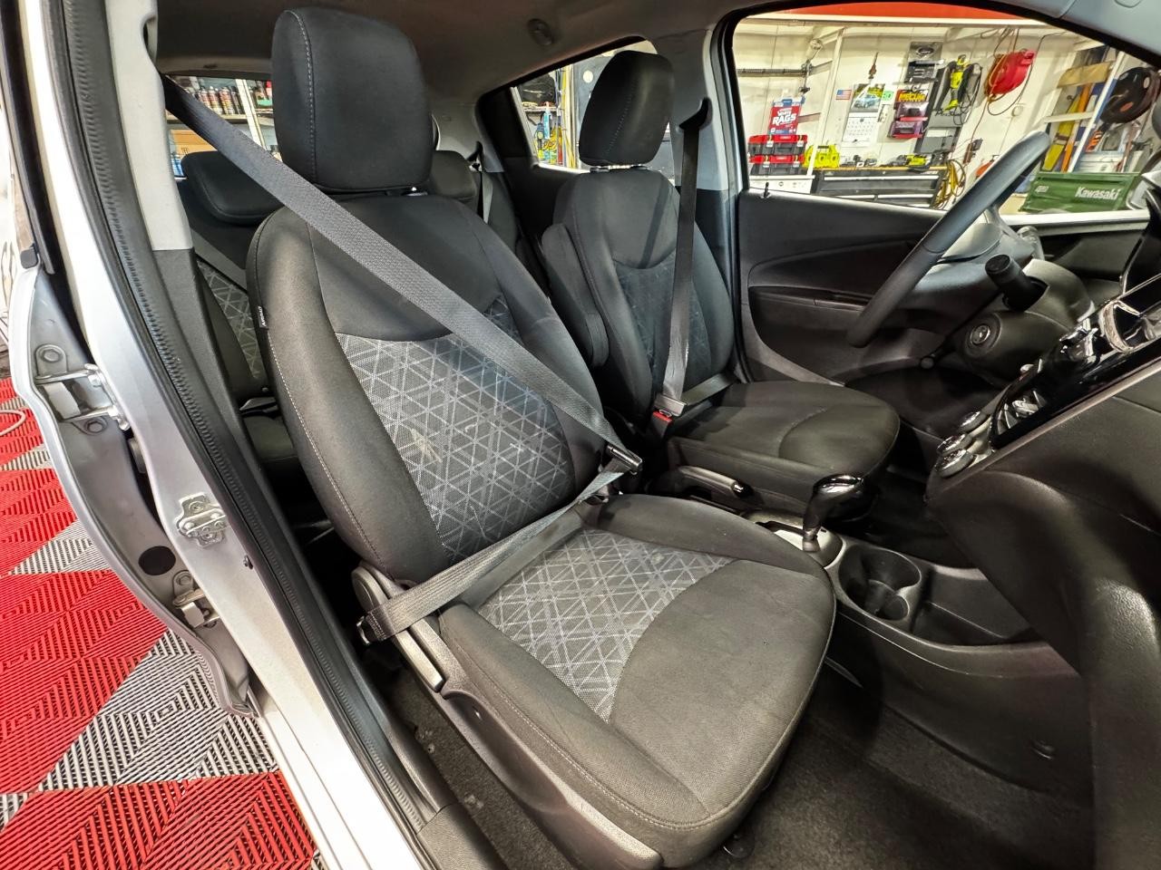 Chevrolet Spark Vehicle Full-screen Gallery Image 09