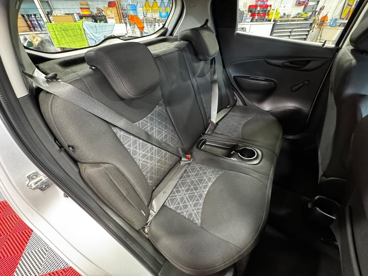 Chevrolet Spark Vehicle Full-screen Gallery Image 10