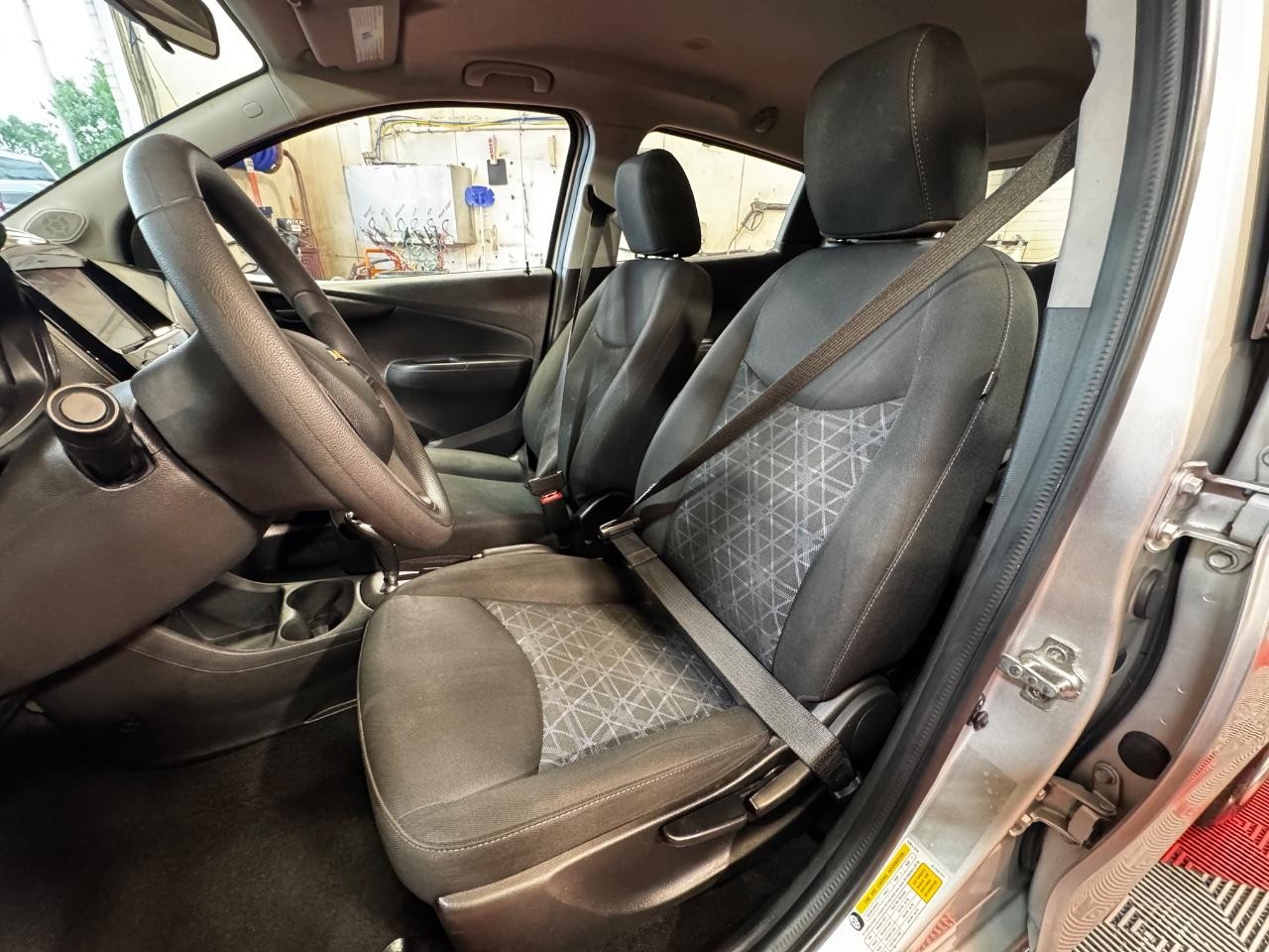 Chevrolet Spark Vehicle Full-screen Gallery Image 14