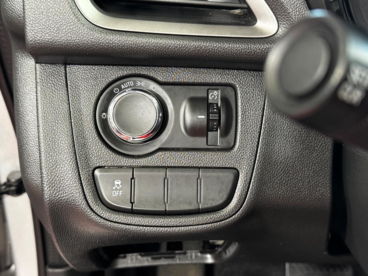 Chevrolet Spark Vehicle Full-screen Gallery Image 15