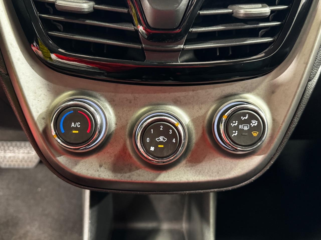 Chevrolet Spark Vehicle Full-screen Gallery Image 19