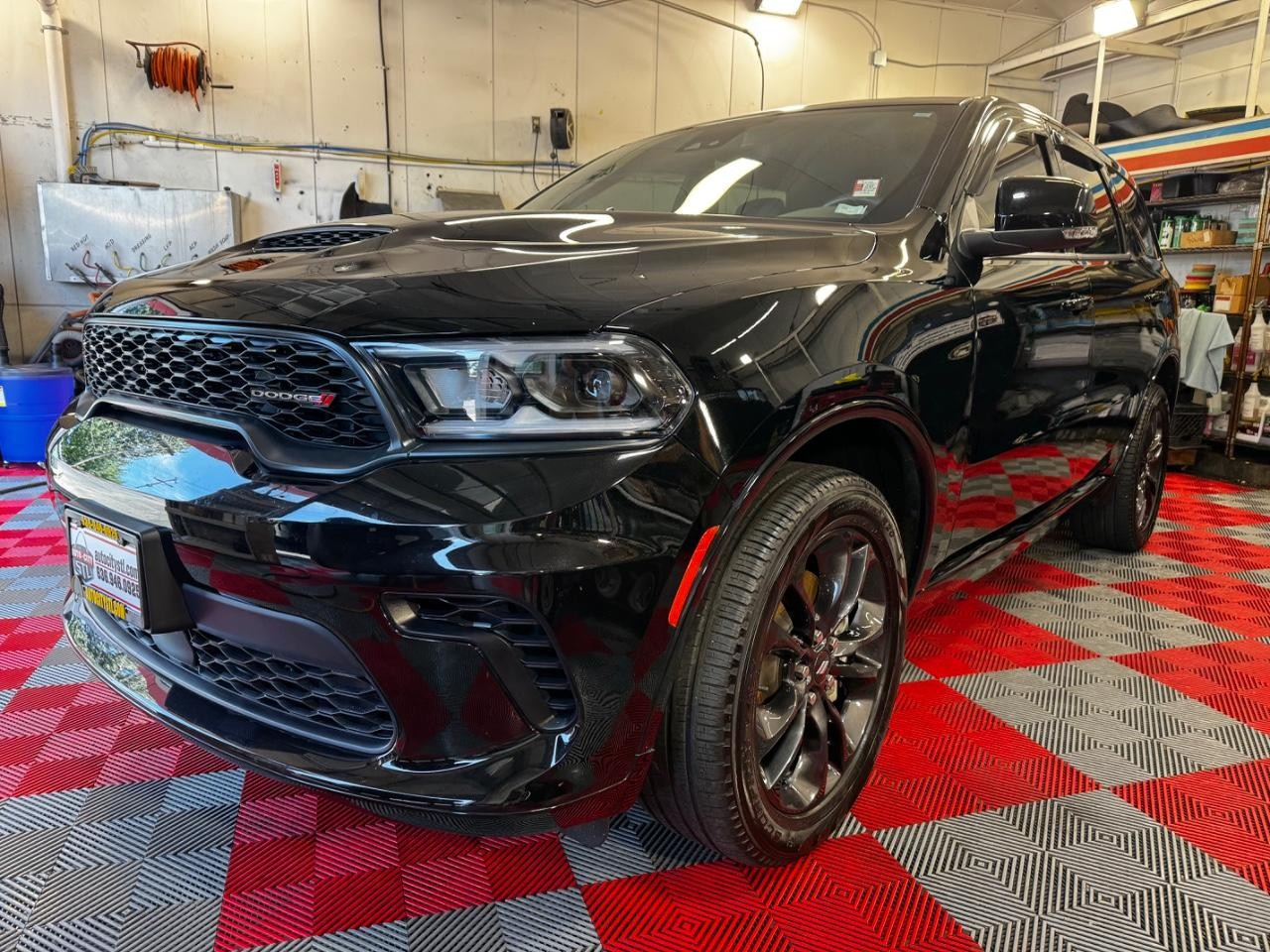 Dodge Durango Vehicle Full-screen Gallery Image 03