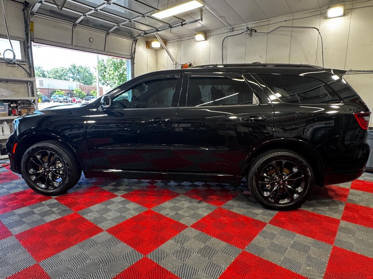 Dodge Durango Vehicle Full-screen Gallery Image 04