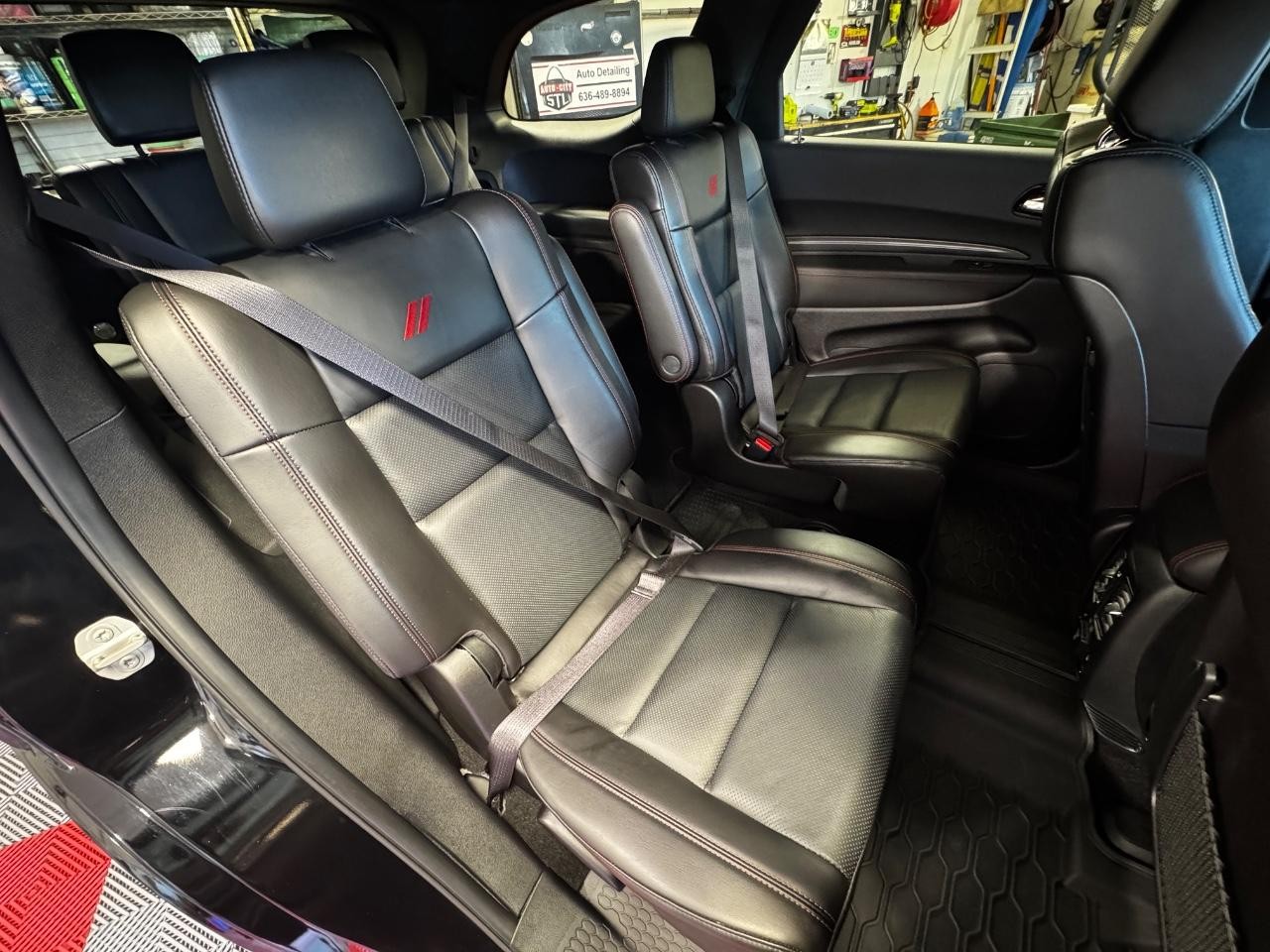 Dodge Durango Vehicle Full-screen Gallery Image 10