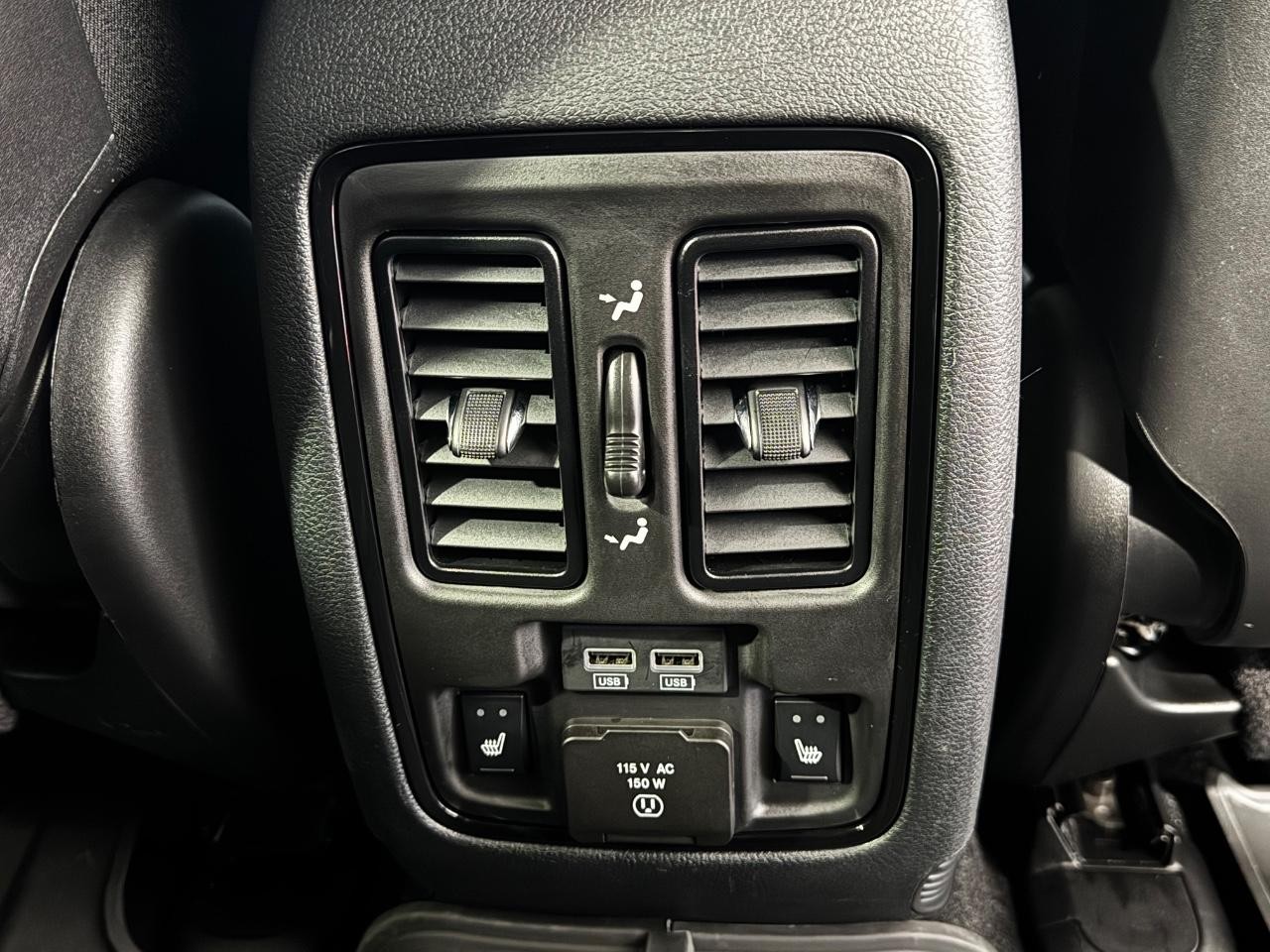 Dodge Durango Vehicle Full-screen Gallery Image 11