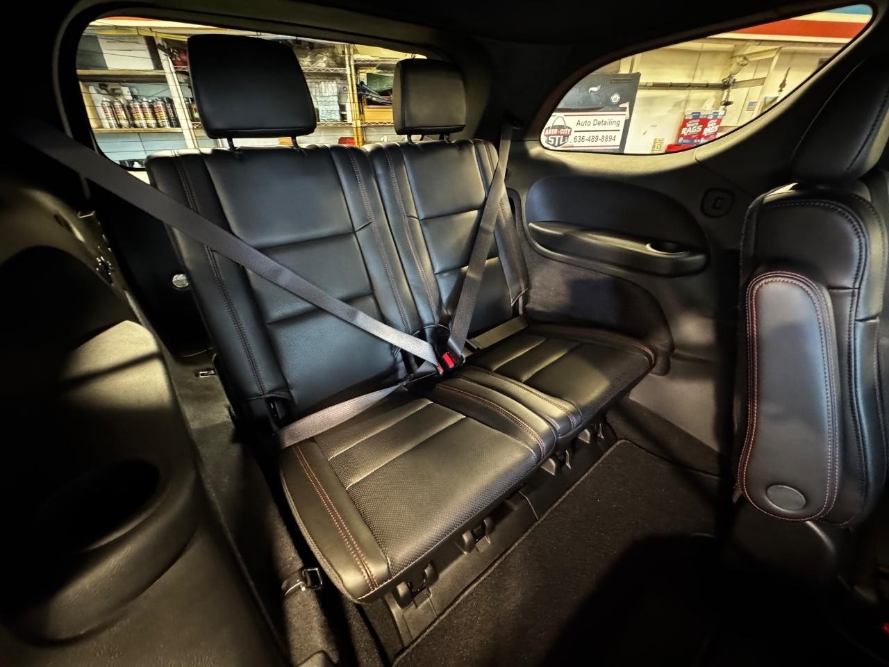 Dodge Durango Vehicle Full-screen Gallery Image 13