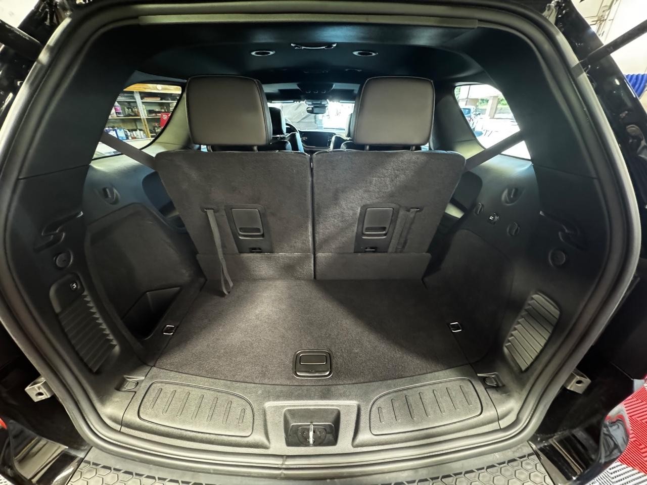 Dodge Durango Vehicle Full-screen Gallery Image 14