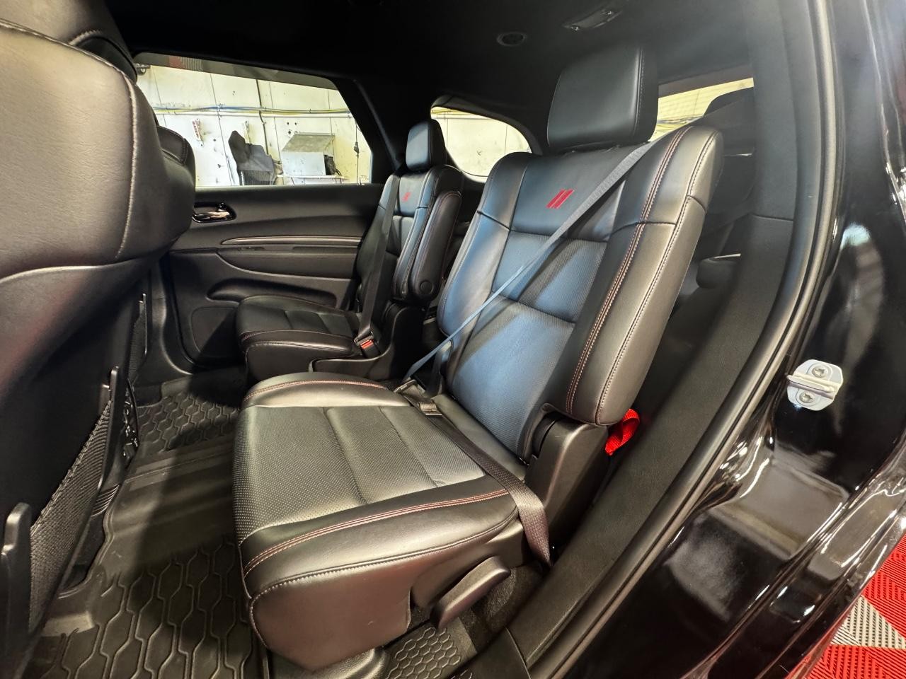 Dodge Durango Vehicle Full-screen Gallery Image 17