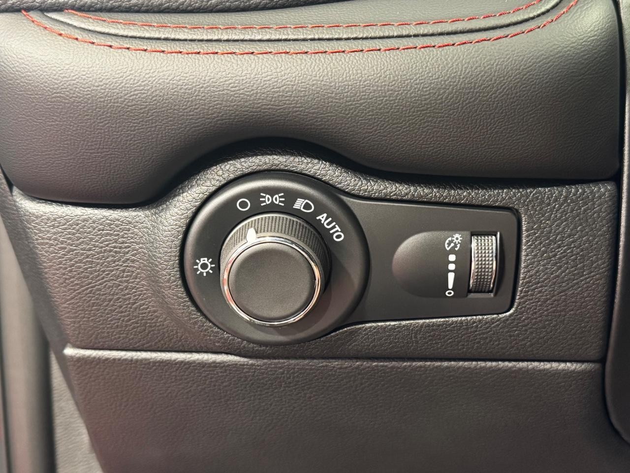Dodge Durango Vehicle Full-screen Gallery Image 21