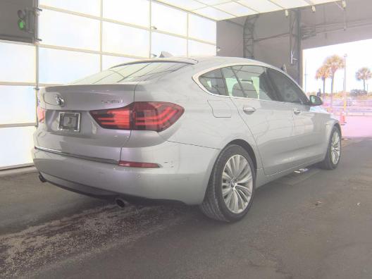 BMW 5 Series Gran Turismo Vehicle Full-screen Gallery Image 04