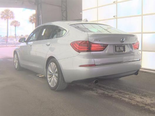BMW 5 Series Gran Turismo Vehicle Full-screen Gallery Image 06