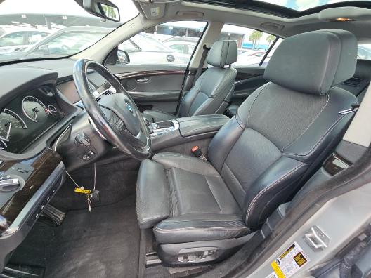 BMW 5 Series Gran Turismo Vehicle Full-screen Gallery Image 07