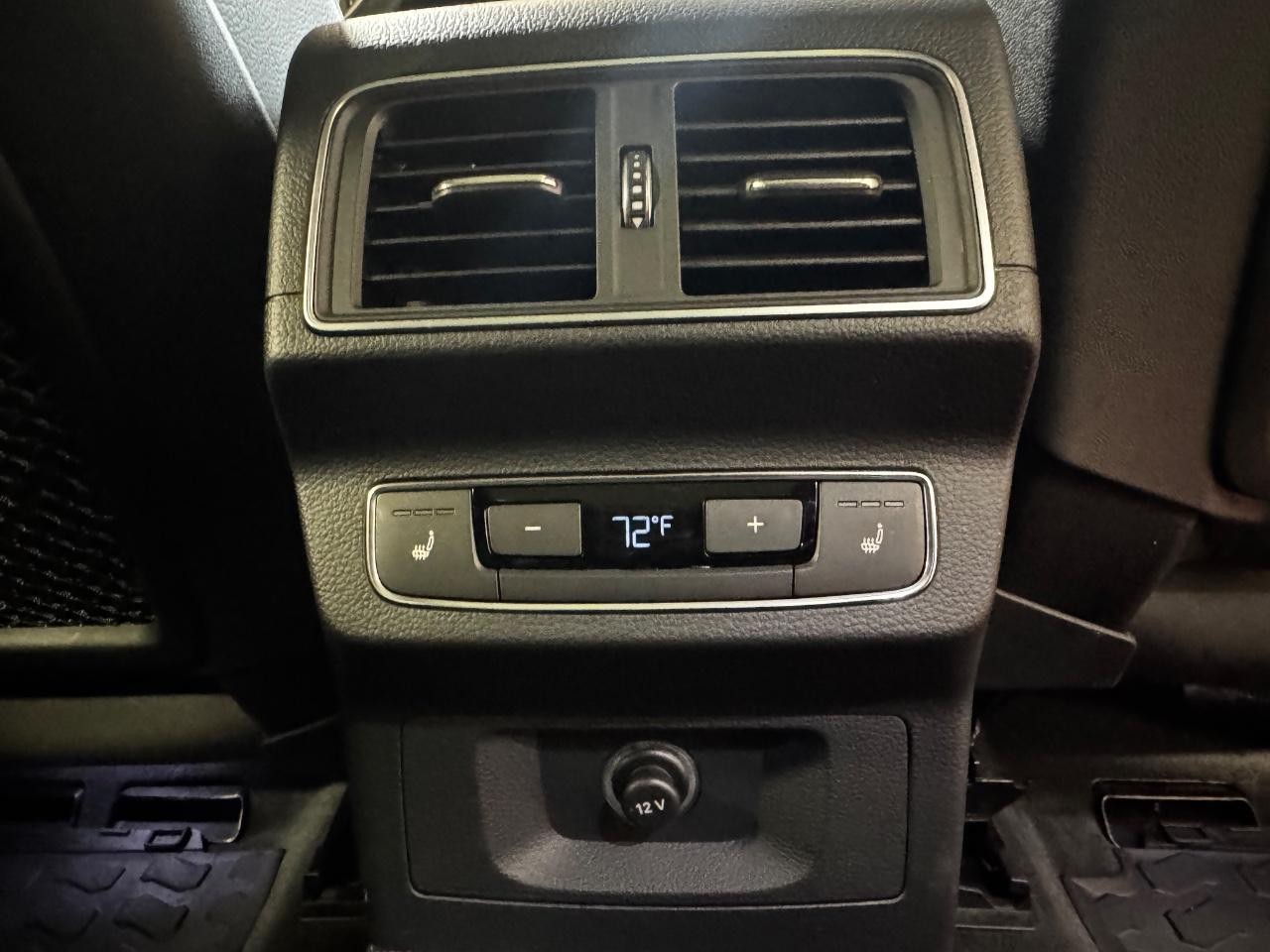 Audi Q5 Vehicle Full-screen Gallery Image 11