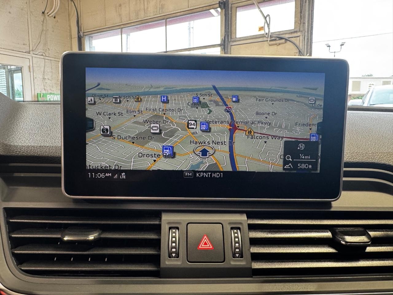 Audi Q5 Vehicle Full-screen Gallery Image 19