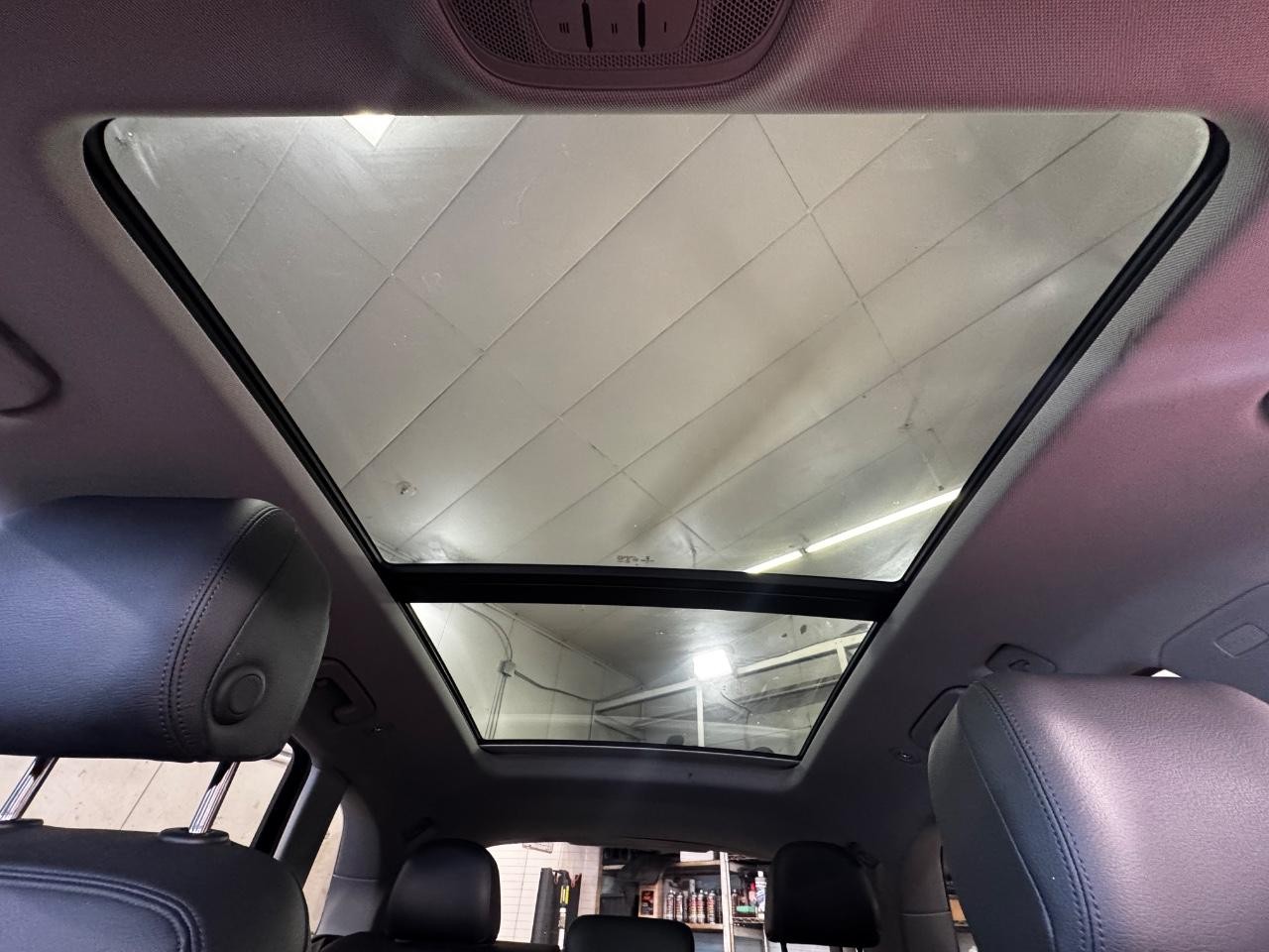 Audi Q5 Vehicle Full-screen Gallery Image 26